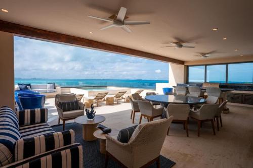 9BR Luxury Beachfront Penthouse w/Private Pool