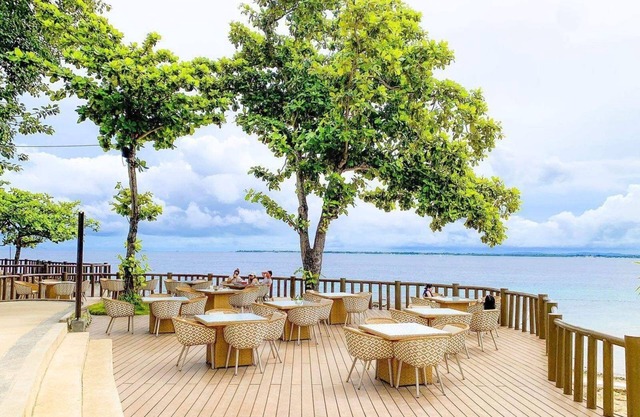 A Beautiful, Well-decorated Place by the Beach