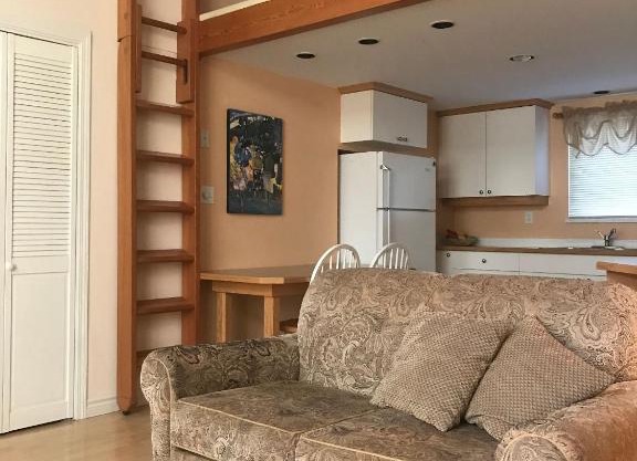 A charming log house suite