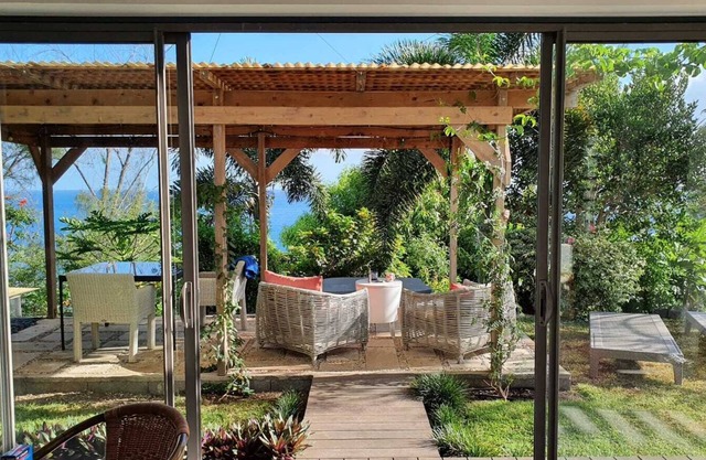 A cosy nest on Tahiti's East Coast