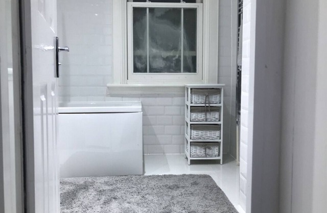 A ENTIRE PLACE TO STAY IN STEPNEY GREEN