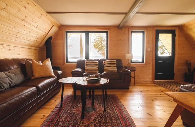 A Frame Cottage on the Lake - Wiarton, Ontario