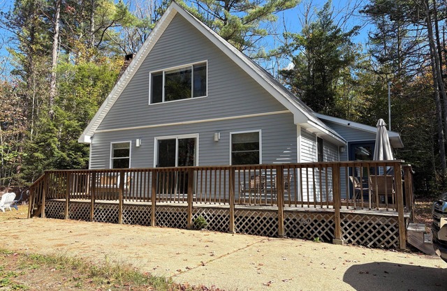 -A-Frame of Mind- Cozy Family & Pet Friendly 4BR house in the White Mountains!