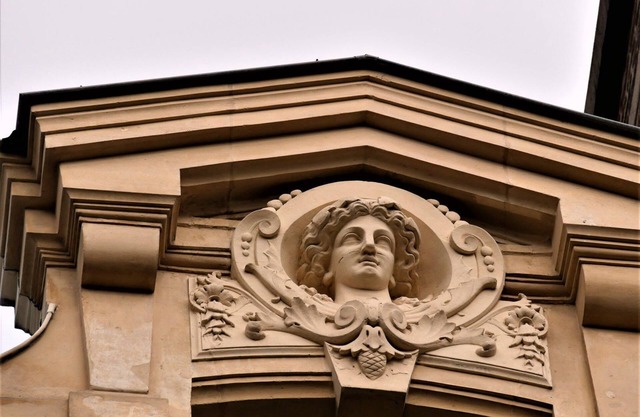 A HAVEN REFLECTING THE ESSENCE OF LUXURY LIVING & UNPARALLELED SOPHISTICATION