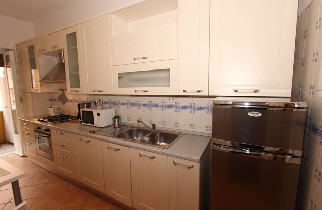 A large and affordable 2 bedrooms apartment near Trastevere Station