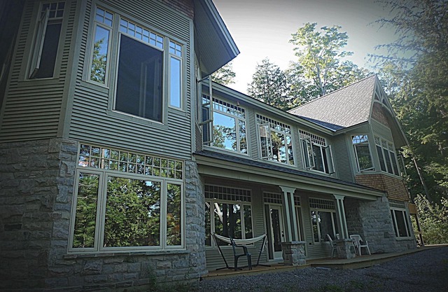 A Mix of Privacy, Pristine Views and Elegant Sophistication