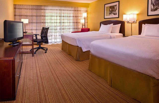 A Place You'll Surely Enjoy! Free Parking, Onsite Pool, Pet-friendly Property
