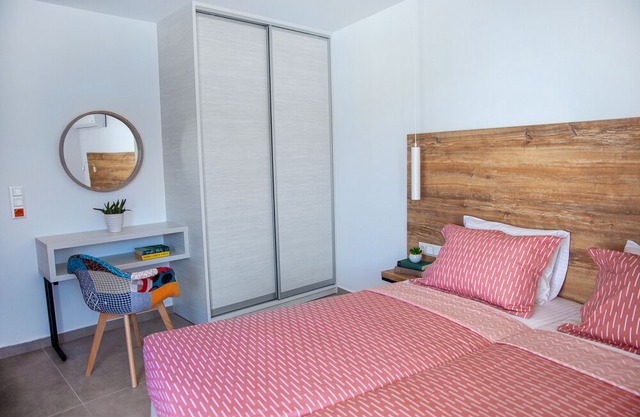 A private and calm Villa for 6ppl with all the comforts 400m from the beach!
