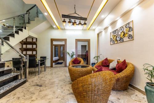 A radiant villa on Ganges with modern amenities