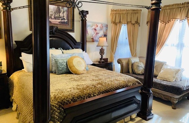 A Rare Gem Perfect Getaway 20 Min Frm Airport Luxury home, 6 bedrooms