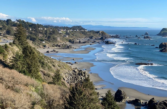 A Romantic Getaway at the "White Water Cove" At Ocean View Rainbow Rock!