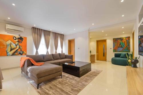 A Spacious and Stylish 1 Bedroom Apartment