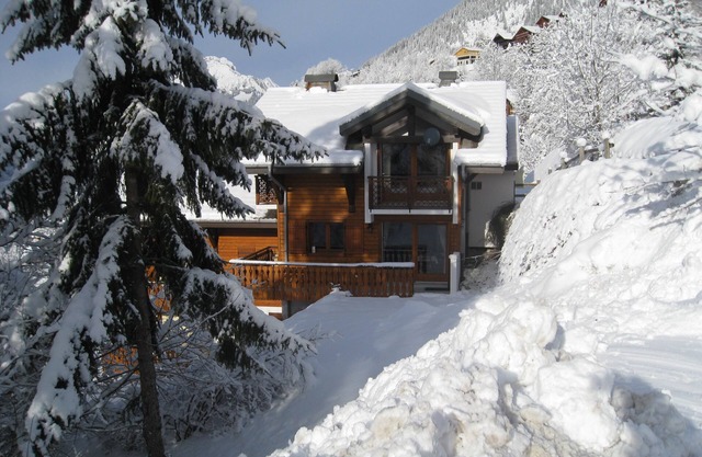 A stunning two bedroom/2 floor Condo in Chatel, Portes de Soleil