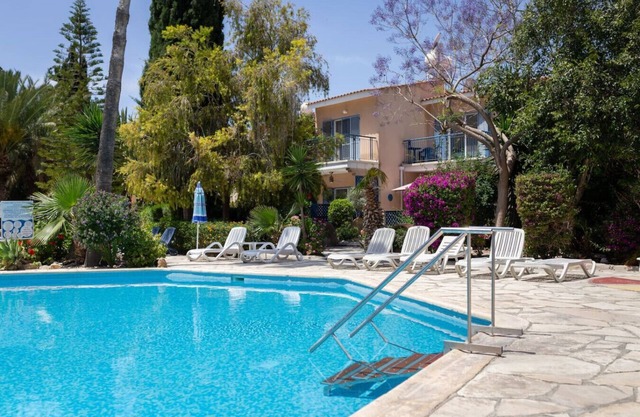 A villa in Paphos, close to the centre, harbour and Kings Avenue Mall!