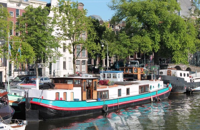 A359 Private Houseboat Amsterdam City Centre