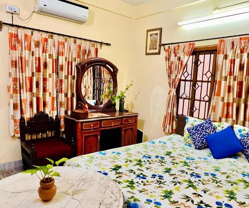 Aastha Apartment with 2 bedroom,Antique Furniture, AC and Kitchen