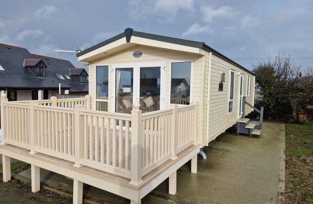 ABERAERON wide horizons site 5 minutes walk from town centre 2 bed sleeps 6.
