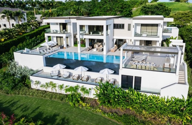 Above the Clouds - 4 bedroom