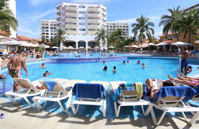 Absolute Relaxation, Spacious 3 BR, 3 Bath Villa/Tesoro Resort