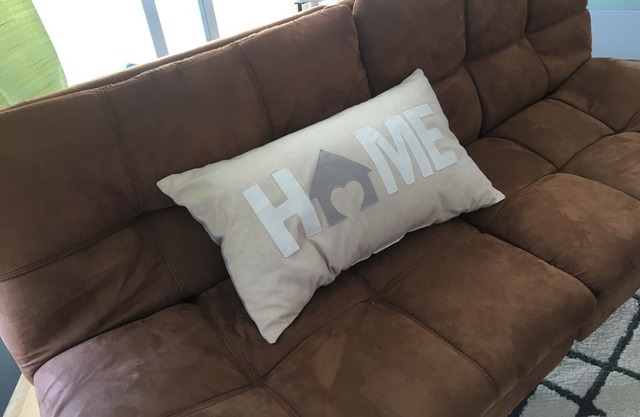 Absolutely stunning 3bed 1ba located in Brooklyn. Thank me later!