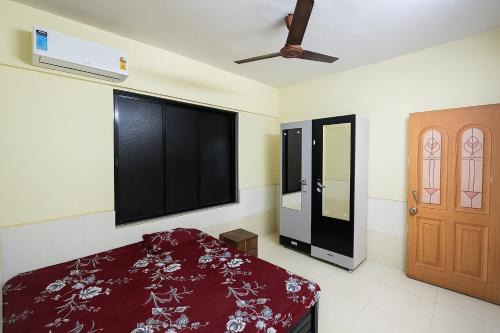 Ac Private Room At ovale naka Ghodbunder road Thane West