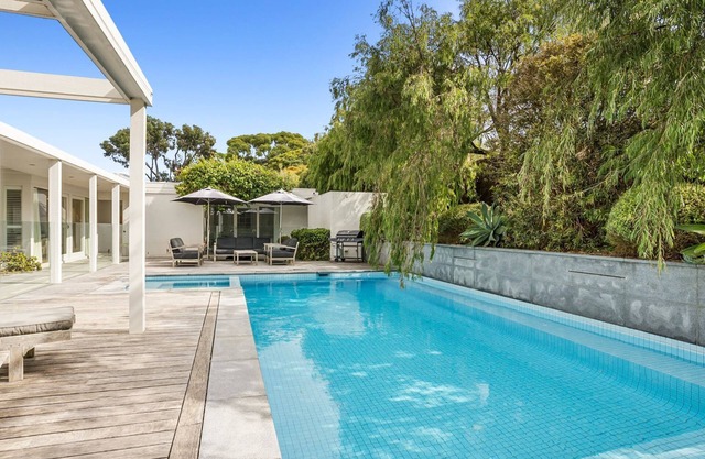 Acacia Portsea Beautiful spacious holiday house near bay and ocean beaches