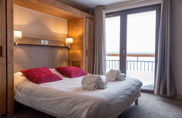 Accès piscine intérieure + casiers à ski | Appartement au pied des pistes 8p