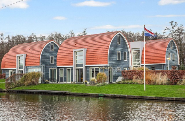 Accessible Villa on the Lake