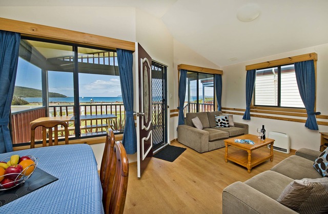 Acclaim Rose Gardens Beachside Holiday Park