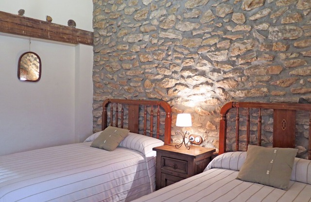Accommodation in Castellón (6 people). Enjoy the family pool