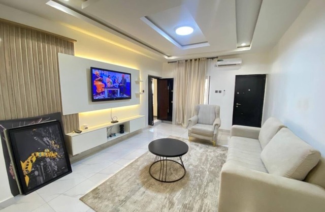 Ace apartments | 2BDR + Fast WiFi | 24 HRS Power| laundry | security | Smart TV