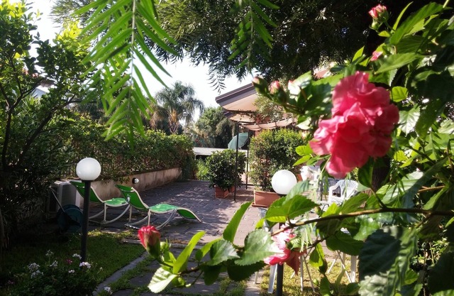 Acqua Chiara Elegant villa with garden with Etna view a stone's throw from the sea