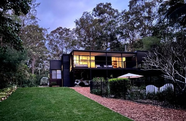 Acreage 5 Bedroom Home Close to Beach Gold Coast