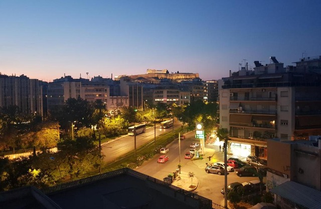 Acropolis Veranda by YHA