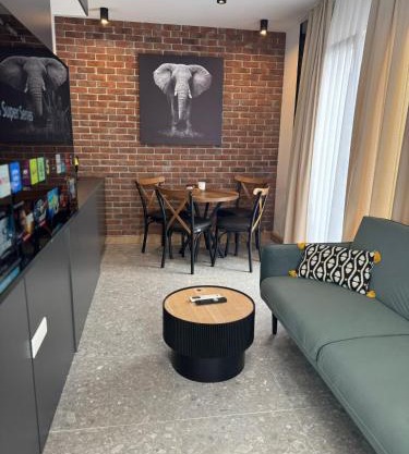 AD Luxe Suites 2