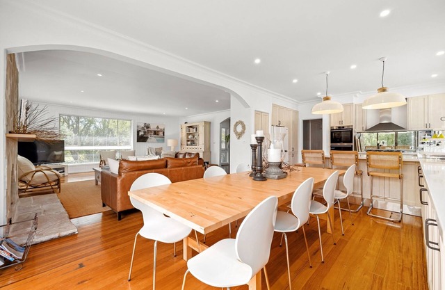 ADELAIDE FRENCH INSPIRED FAMILY BEACH HOLIDAY HOME, BLAIRGOWRIE