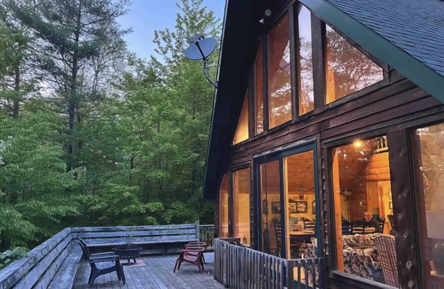 Adirondack 5BR Lodge Sleeps 14 Near Gore. Fireplace/Dog Friendly!
