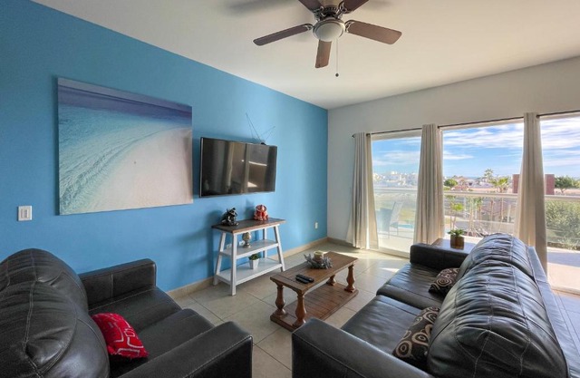 Admire Sea View From a Stunning Condo by Premium