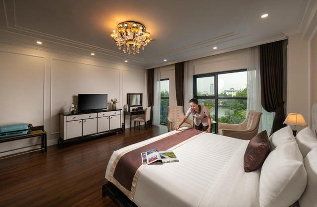 Adonis Hotel