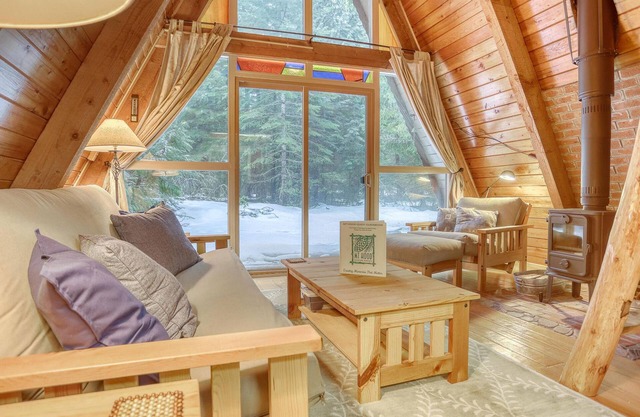 Adorable A-Frame of Mind Retreat for quiet romantic getaways