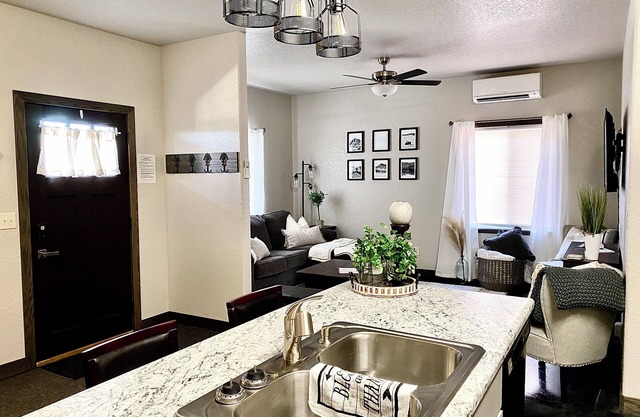 Adorable - Gateway to the Black Hills - easy access