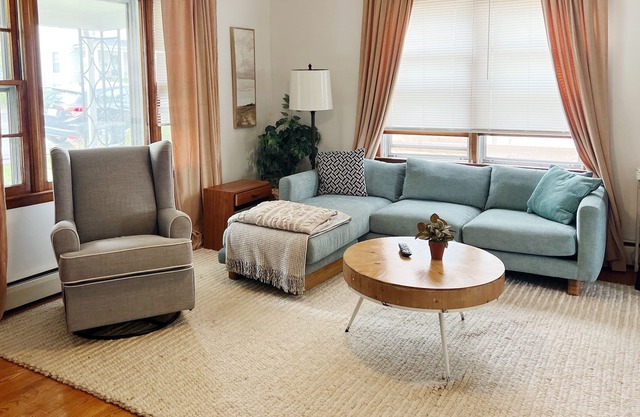 Adorable two-bedroom in Belmont neighborhood