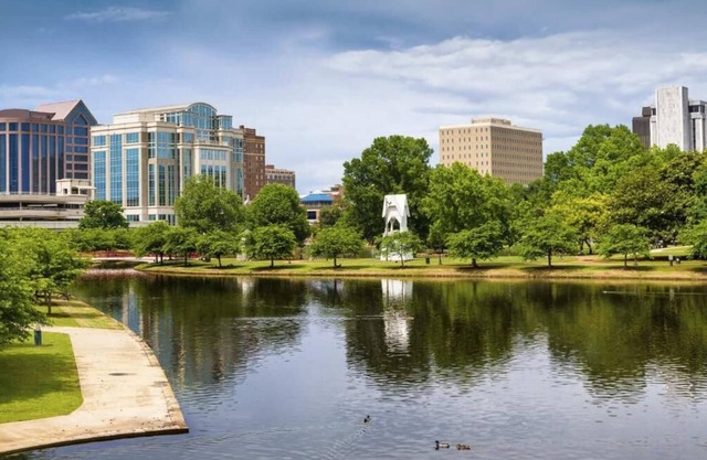 Adventure Awaits! Chic Unit Near Attractions