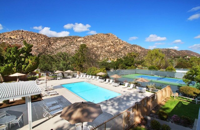 Adventure Awaits! Pool, Mountain Biking, Fishing, Short Drive to Lenora Winery