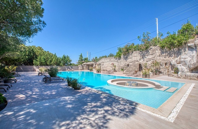 AEGEAN Apartments Cesme - Suite Superior Room, Pool View, Living Room