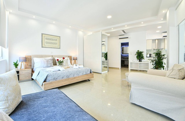 AEOLIS SUITES , Ancient Athens at your window!