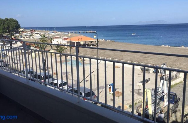 Affacciati sulle Eolie Appartamenti sul Lungomare Patti Marina