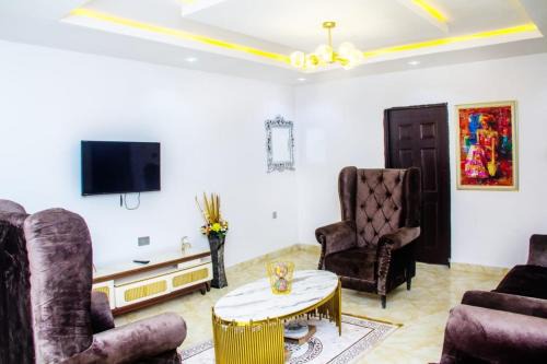 Affordable and Luxurious 2 Bedroom Shortlet Apartment