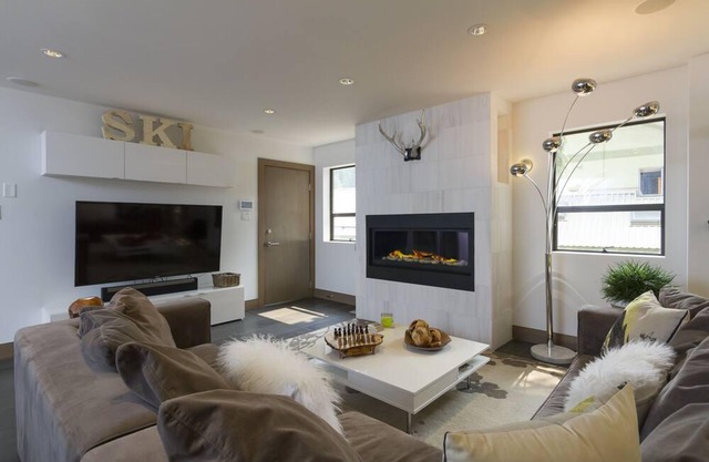 Affordable Home for Families- Just Minutes From Whistler Village And Lost Lake!