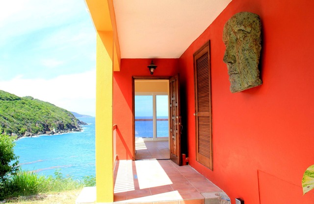 Affordable, oceanfront and walk to private beach gem